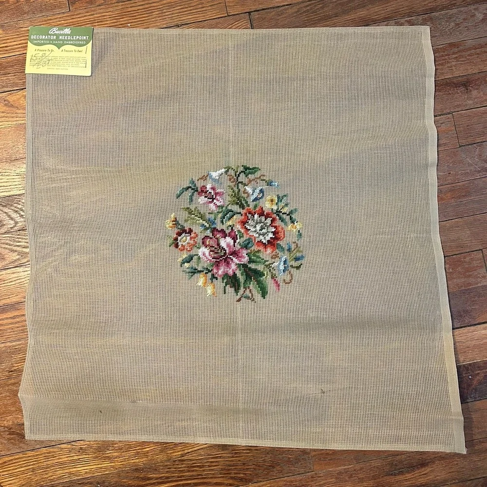 Vtg Bucilla Decorator Wool‎ Tapestry Needlepoint Antique Canvas Floral 27